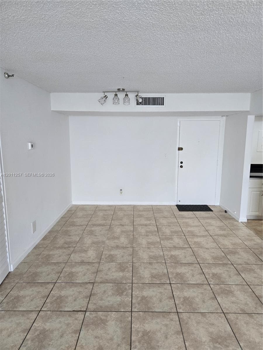 WINSTON TOWERS 700 CONDO · #1207 in Sunny Isles Beach - Photo 7
