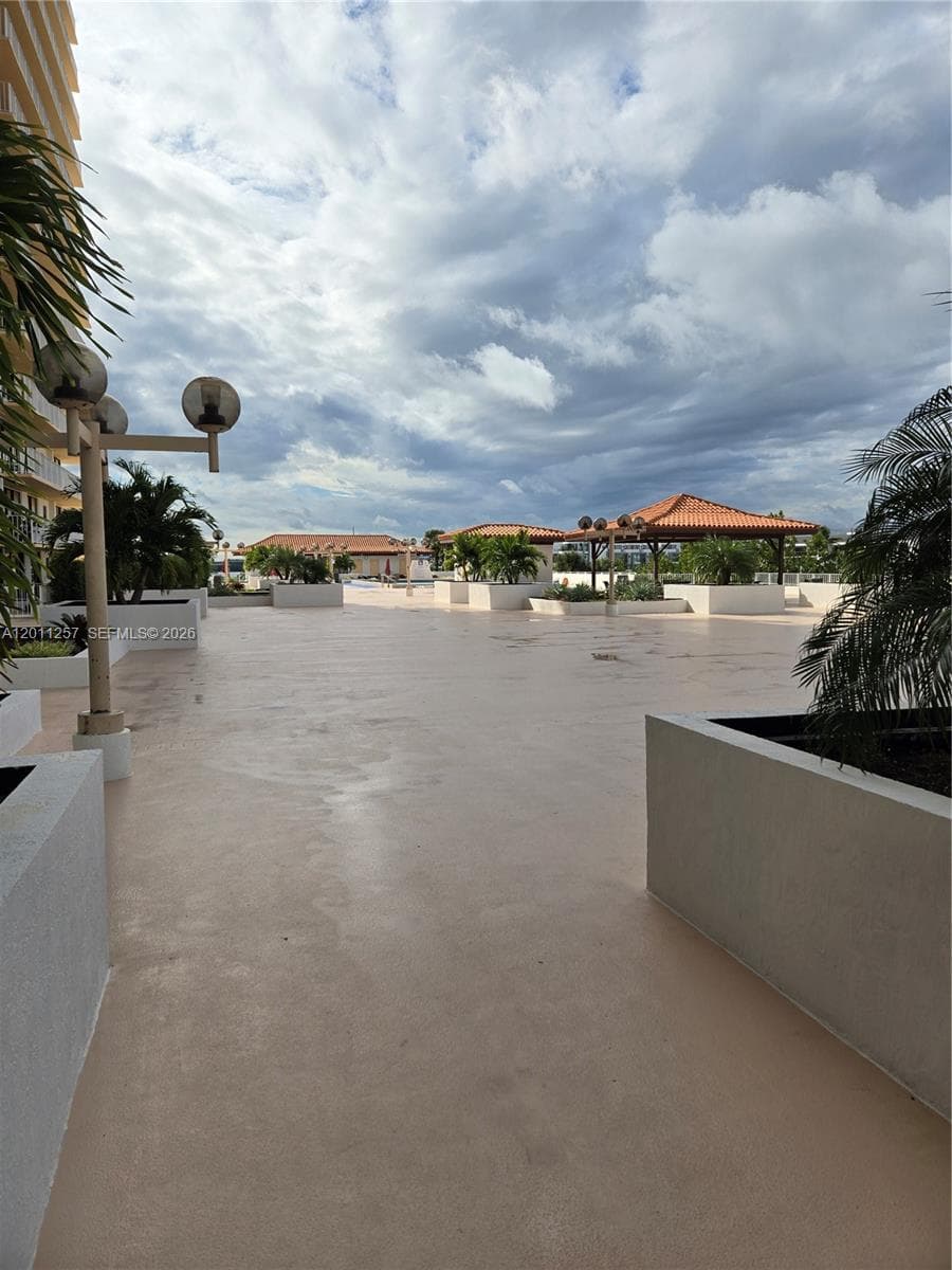 WINSTON TOWERS 700 CONDO · #1207 in Sunny Isles Beach - Photo 20