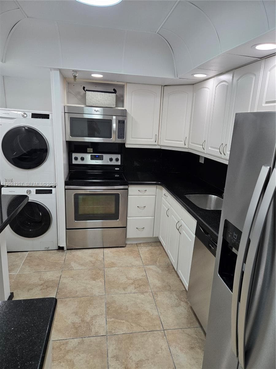 WINSTON TOWERS 700 CONDO · #1207 in Sunny Isles Beach - Photo 9