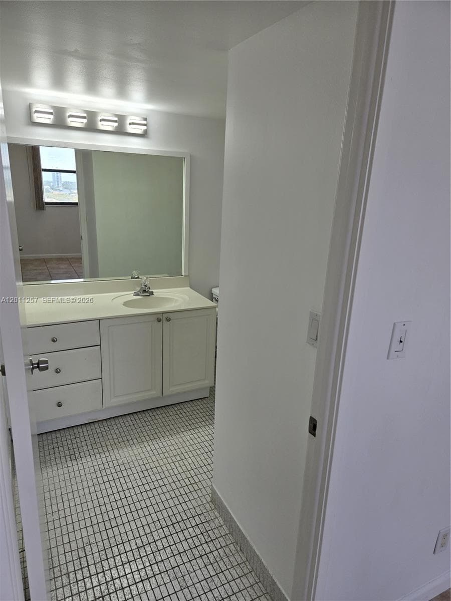 2nd Bathroom