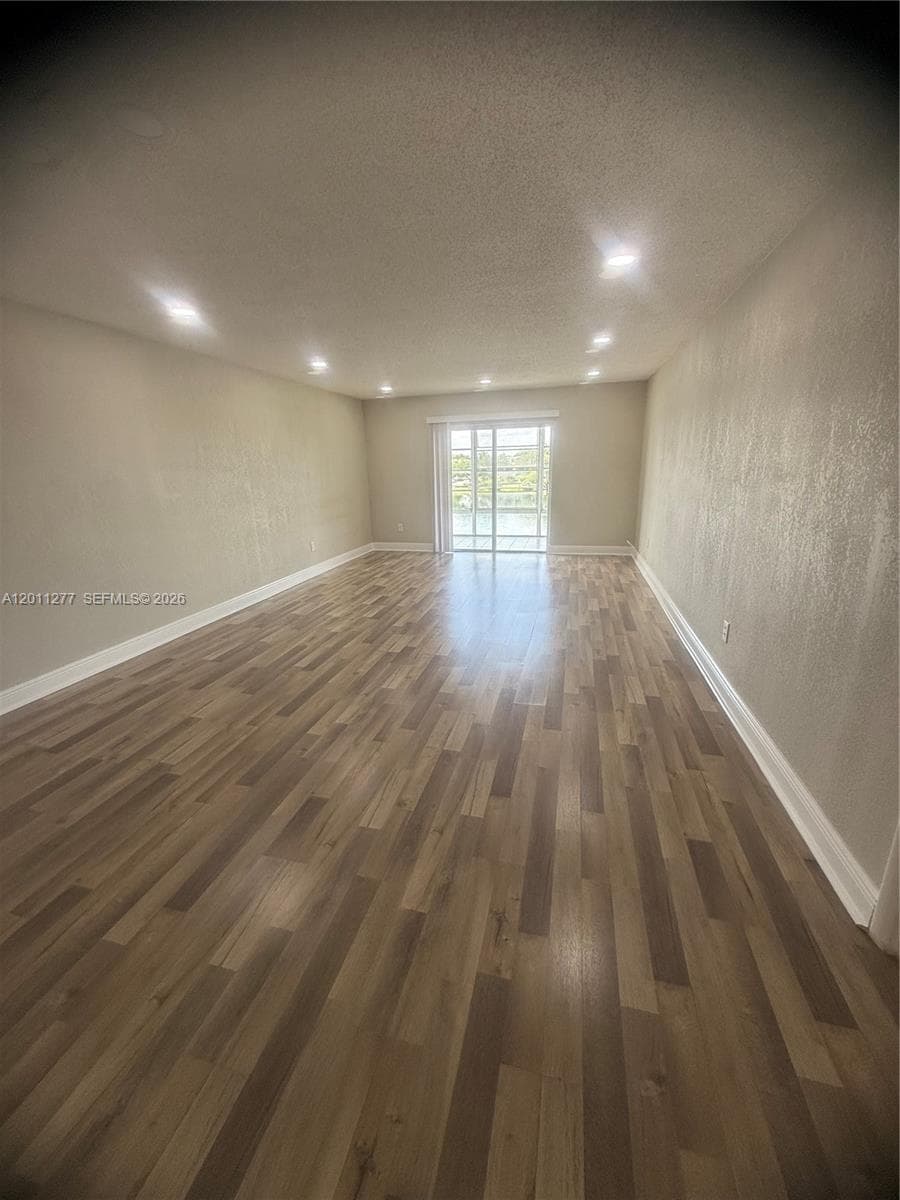 AZURE LAKE CONDO · #425 in Miami - Photo 2