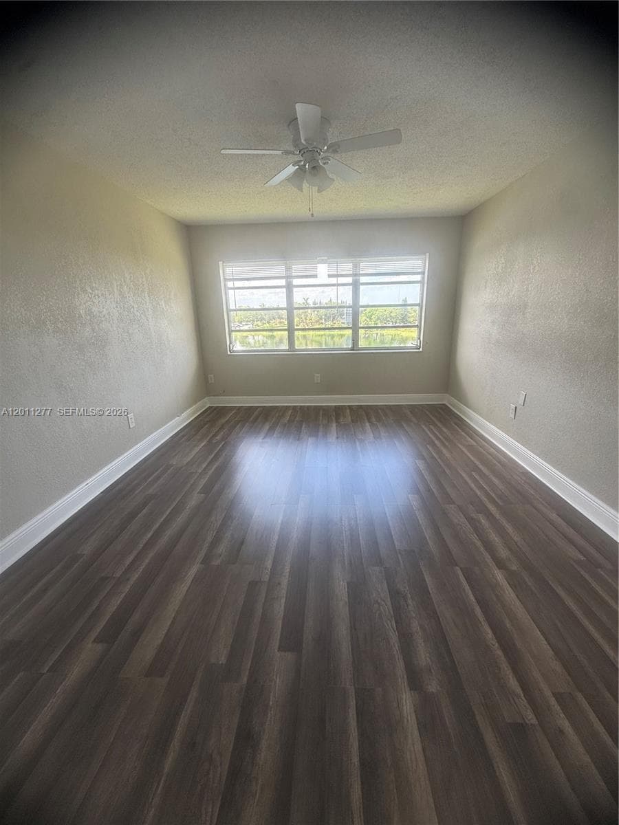 AZURE LAKE CONDO · #425 in Miami - Photo 6