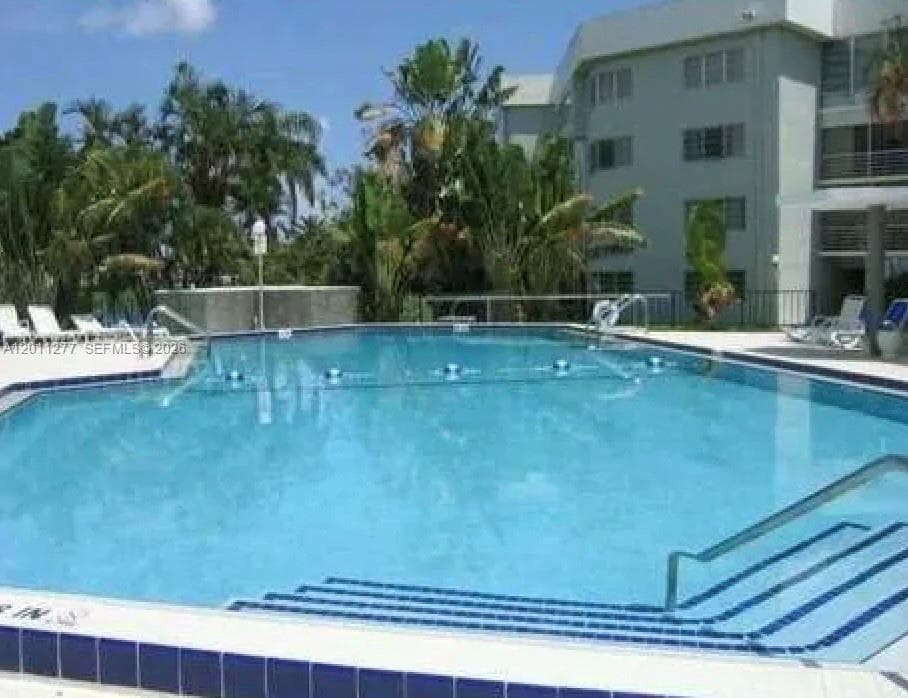 AZURE LAKE CONDO · #425 in Miami - Photo 22