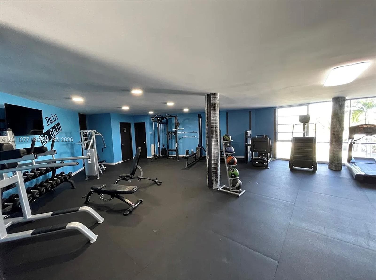 AZURE LAKE CONDO · #425 in Miami - Photo 25
