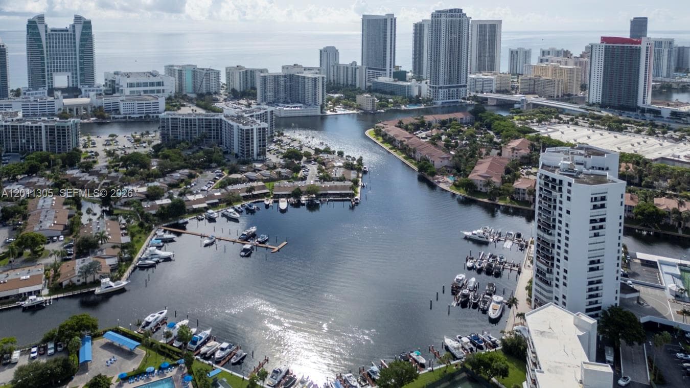 Fairways Riviera · #204 in Hallandale Beach - Photo 26