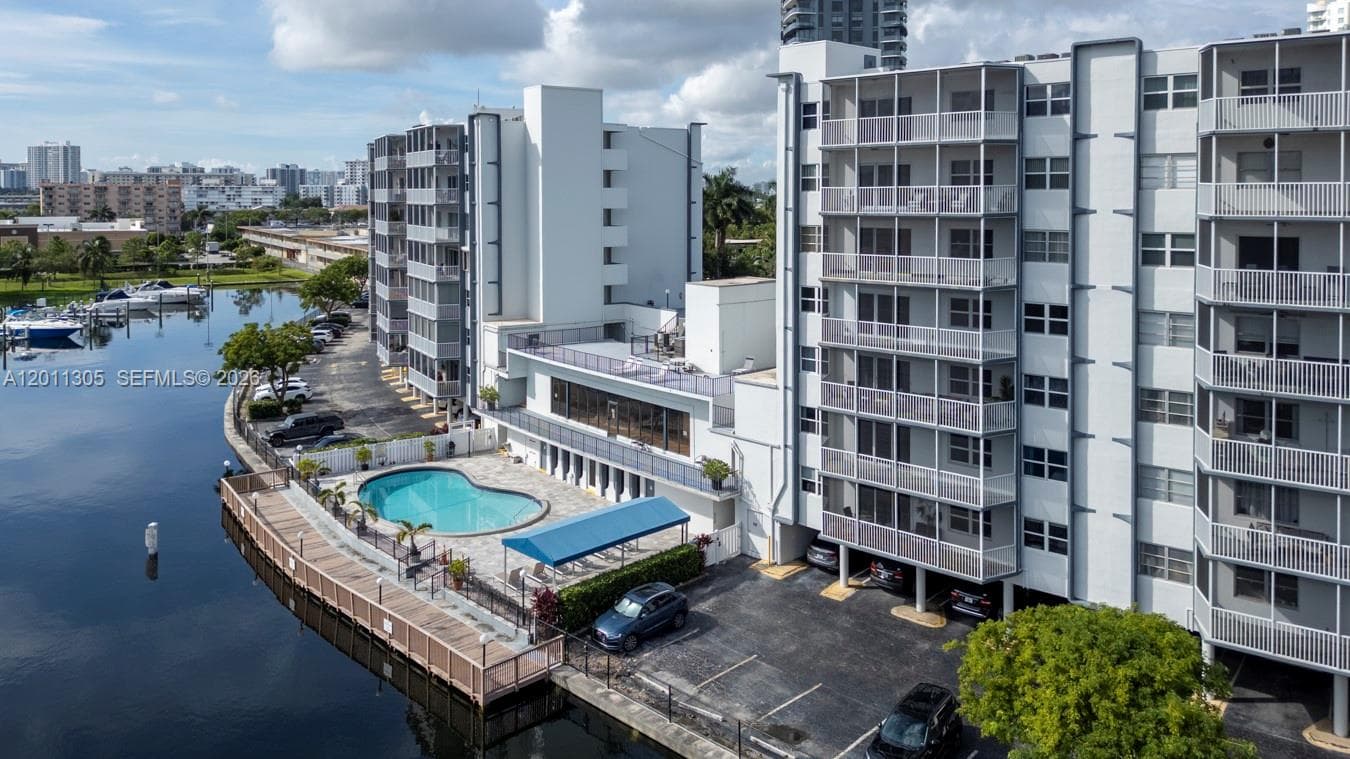 Fairways Riviera · #204 in Hallandale Beach - Photo 5