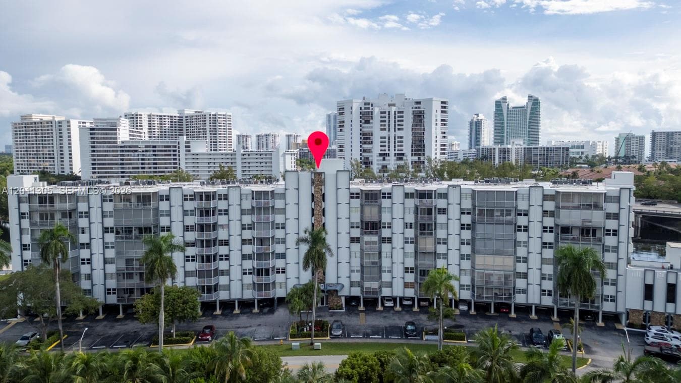 Fairways Riviera · #204 in Hallandale Beach - Photo 25