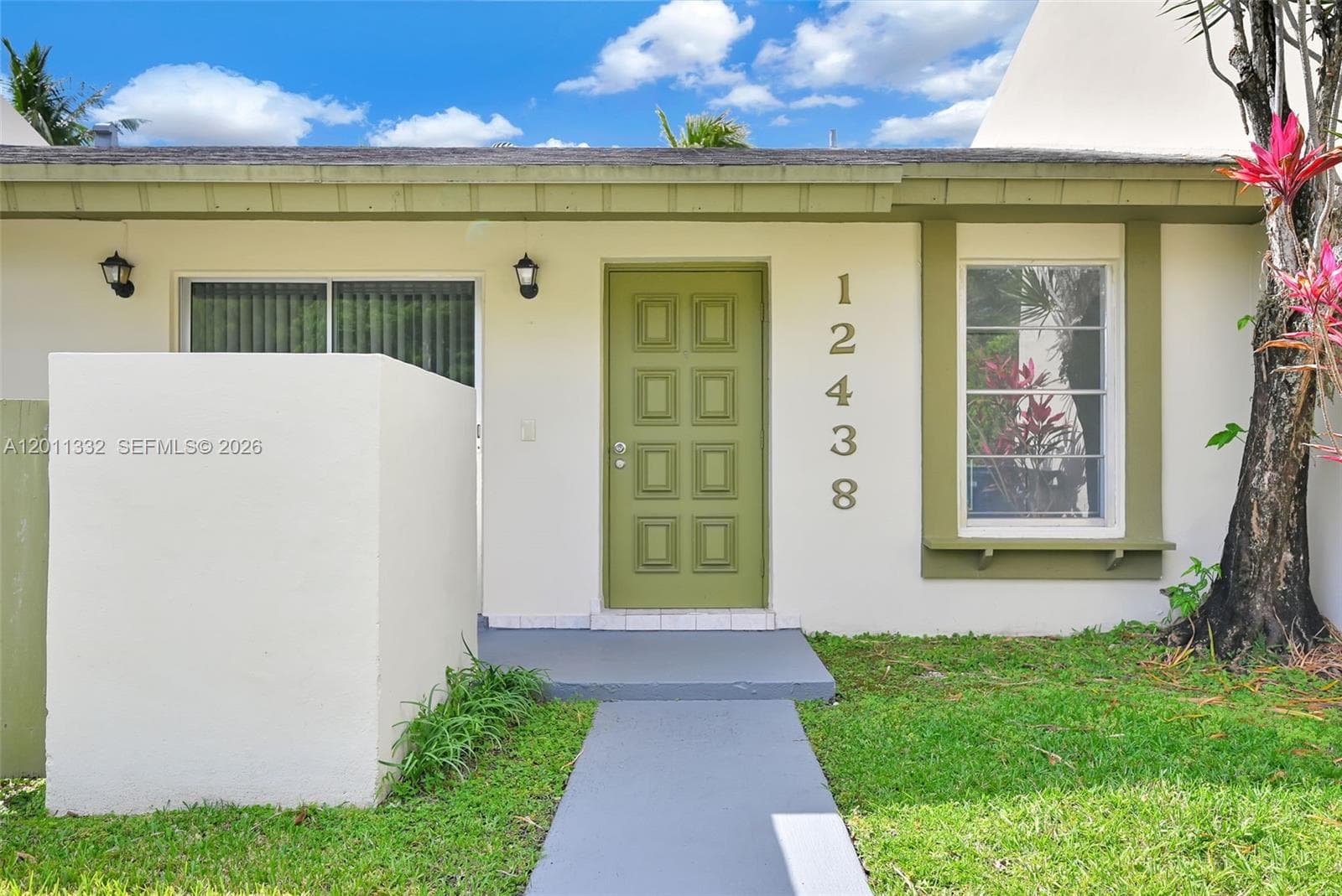 12438 SW 115th Ter photo 2