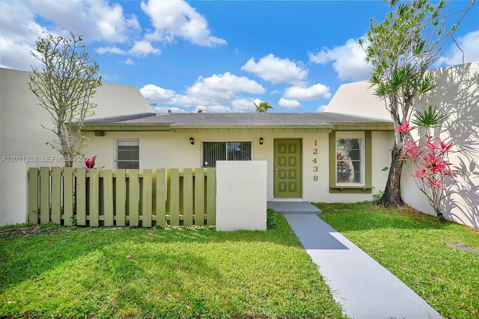 12438 SW 115th Ter photo 1