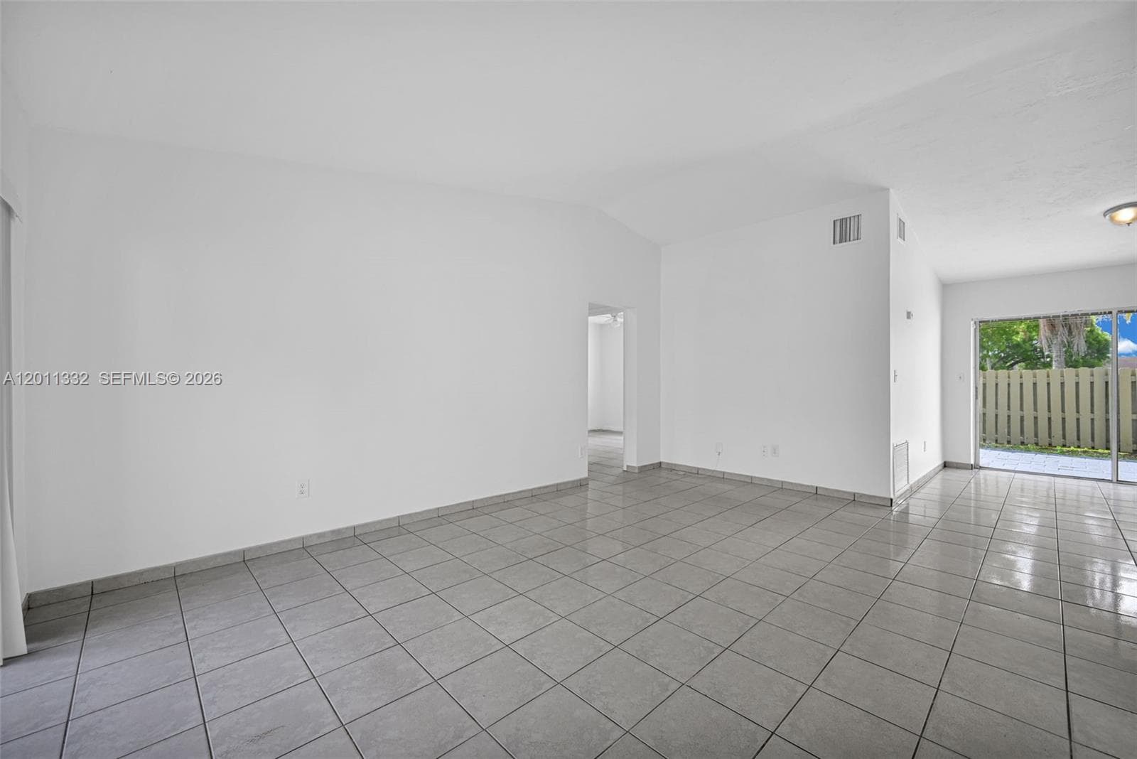 12438 SW 115th Ter photo 4