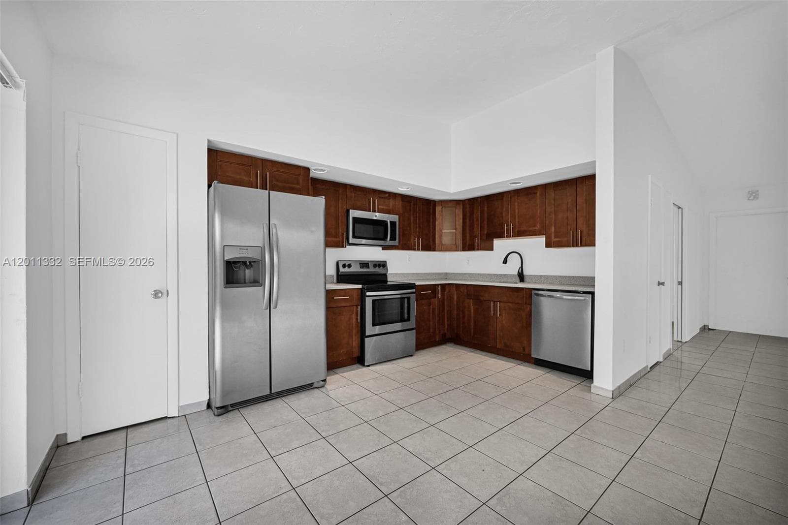 12438 SW 115th Ter photo 8