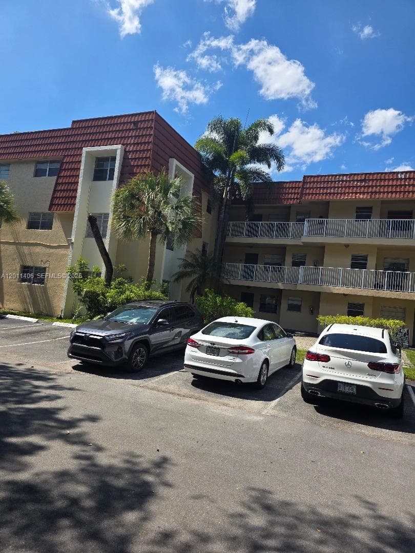 MOFFETT PLACE CONDO · #107 in Hallandale Beach - Photo 3