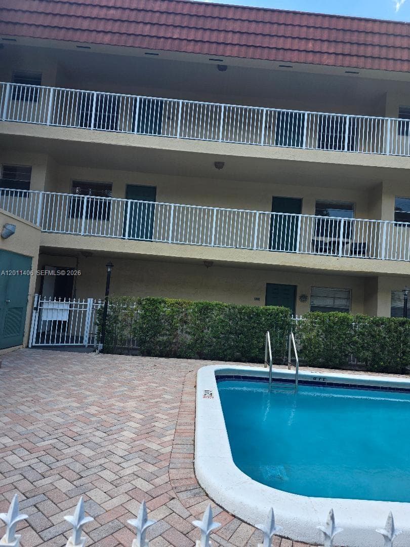 MOFFETT PLACE CONDO · #107 in Hallandale Beach - Photo 9