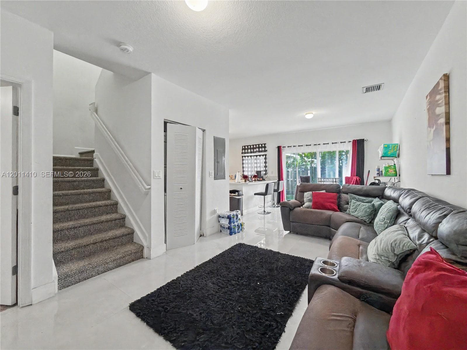 356 NW 12th Pl photo 6