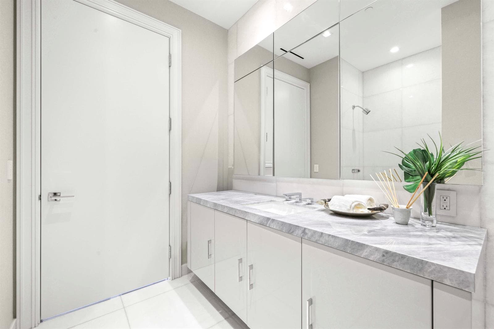 Guest Bathroom 1