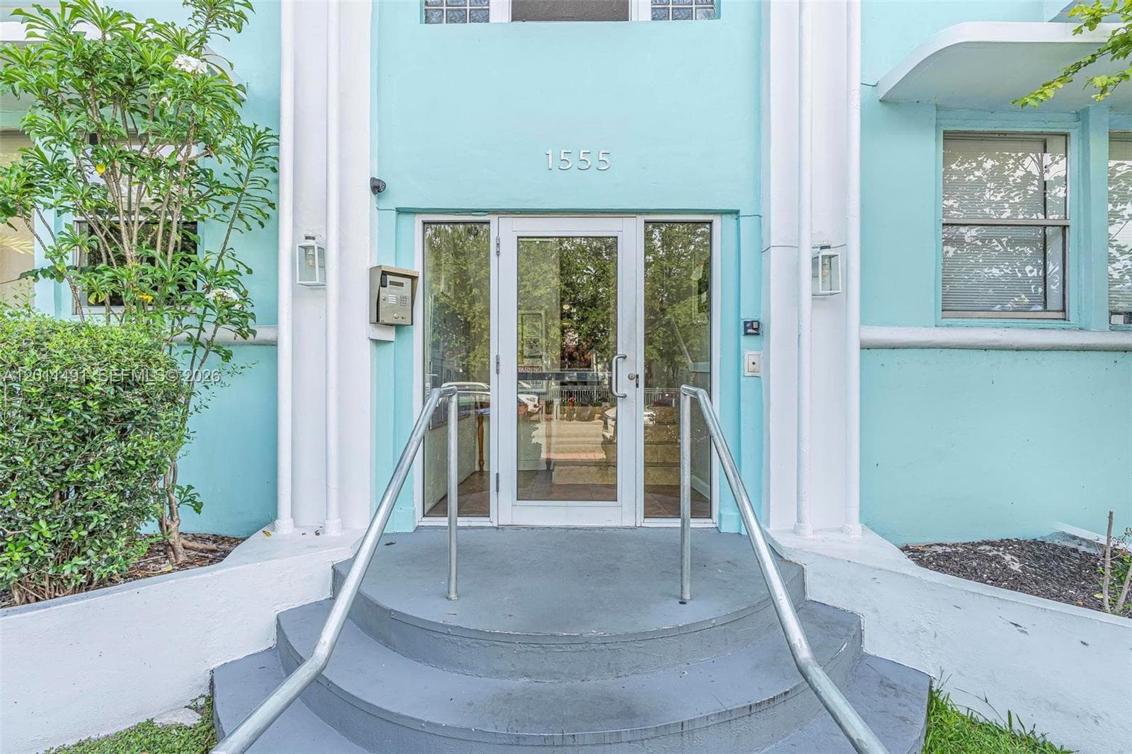SOBE PHOENIX CONDO · #209 in Miami Beach - Photo 2