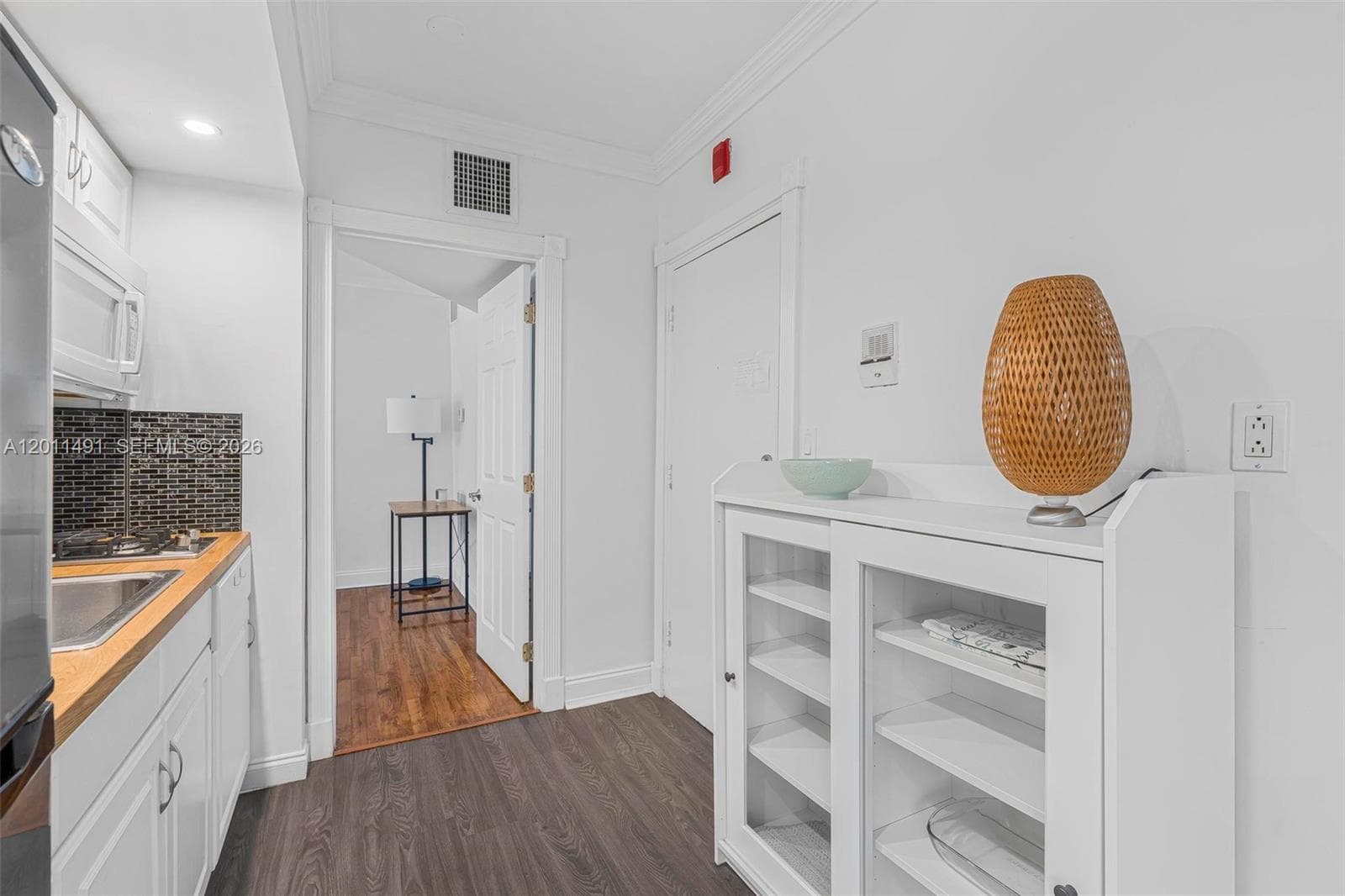 SOBE PHOENIX CONDO · #209 in Miami Beach - Photo 6