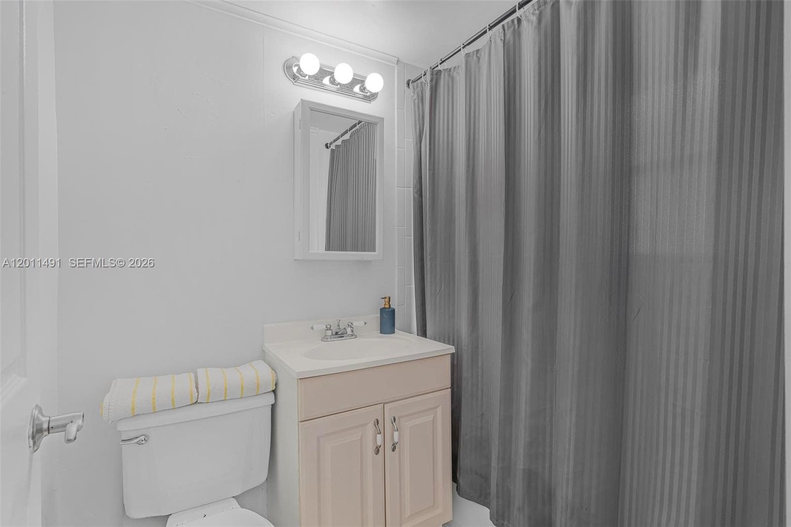 SOBE PHOENIX CONDO · #209 in Miami Beach - Photo 16