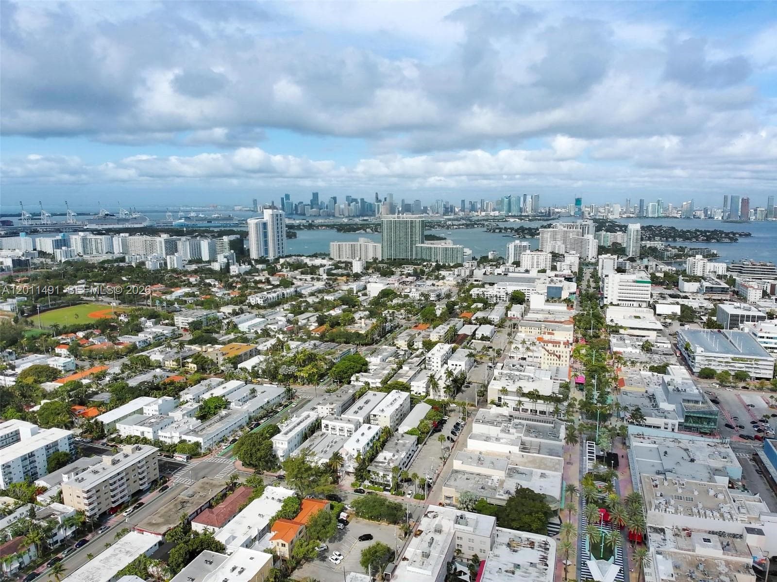 SOBE PHOENIX CONDO · #209 in Miami Beach - Photo 35