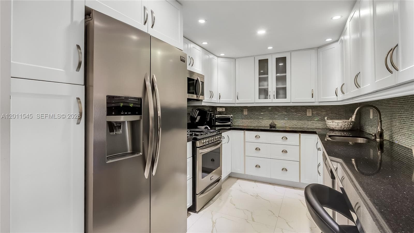 PARKER TOWER CONDO · #2411 in Hallandale Beach - Photo 12