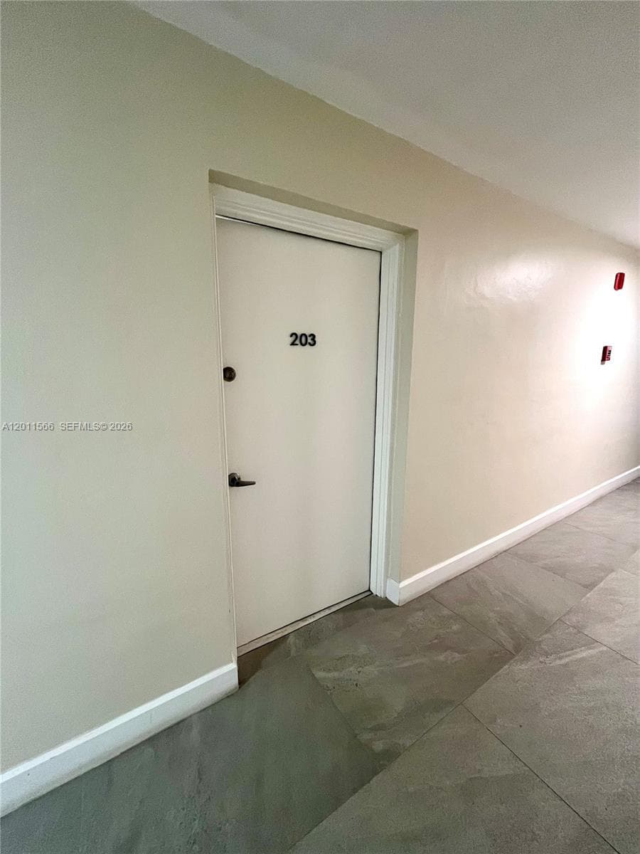 HYDE PARK TOWERS · #203 in Hollywood - Photo 22