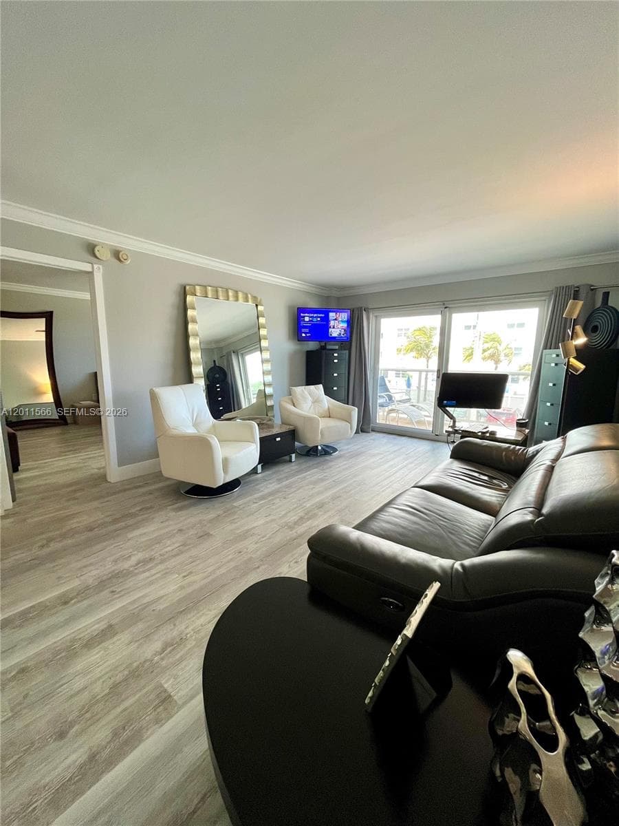 HYDE PARK TOWERS · #203 in Hollywood - Photo 15