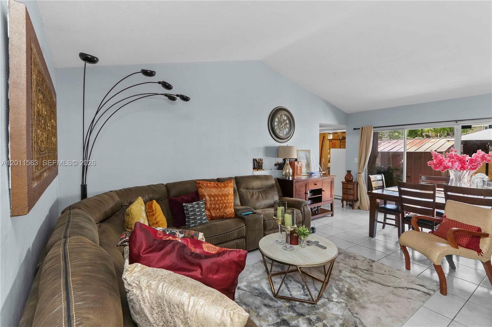 Living/dining area