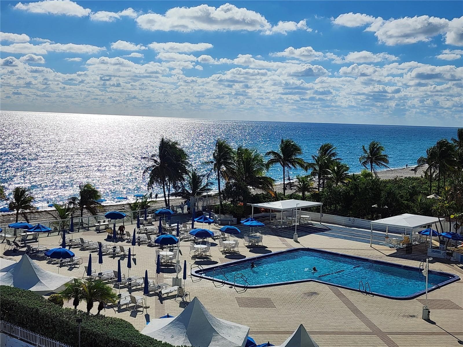PARKER PLAZA CONDO ESTATE · #1107 in Hallandale Beach - Photo 1