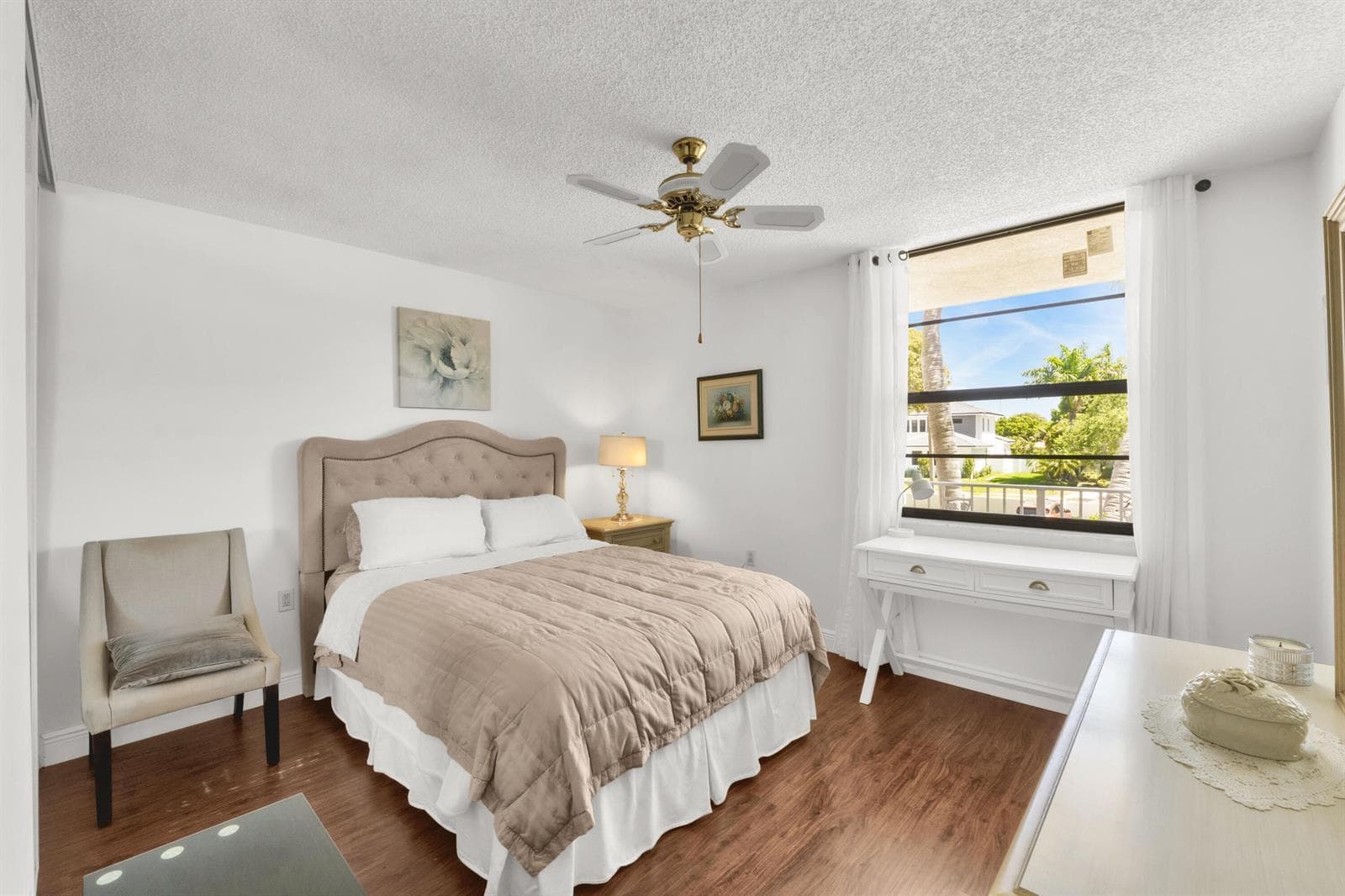 Guest bedroom