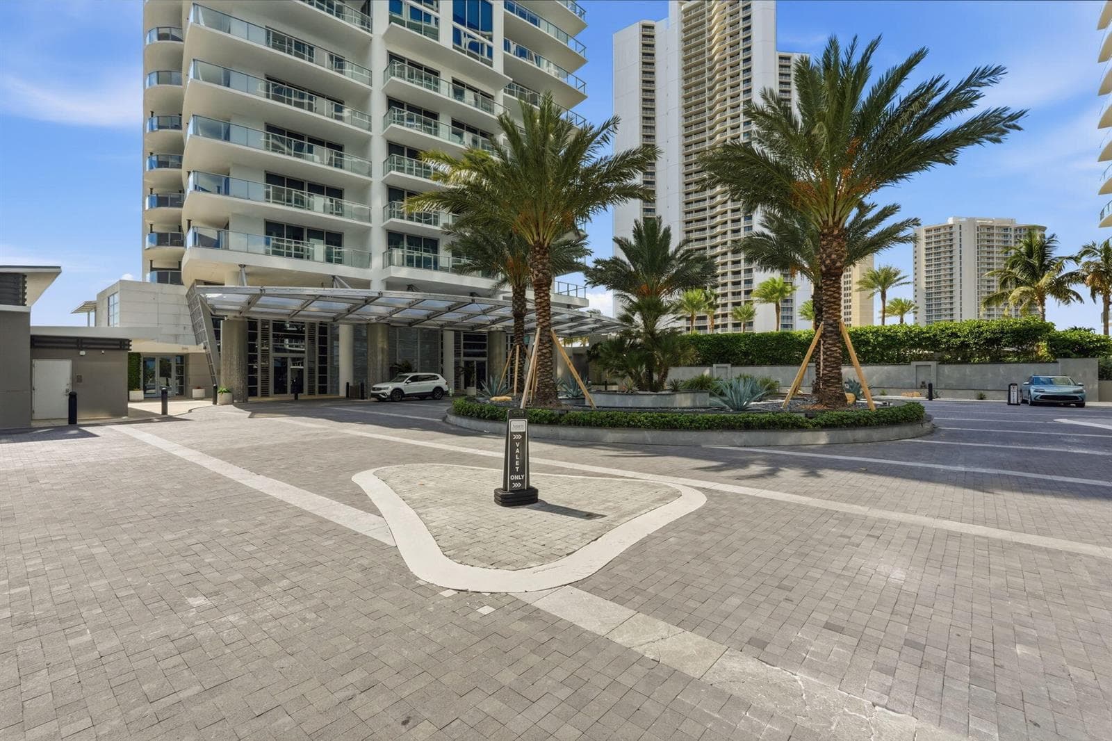 65-web-or-mls-3100_N_Ocean_Dr_Unit_H1701