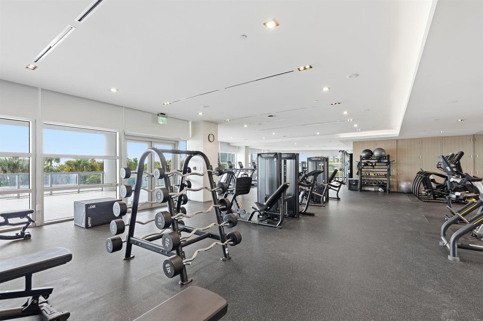44-web-or-mls-3100_N_Ocean_Dr_Unit_H1701