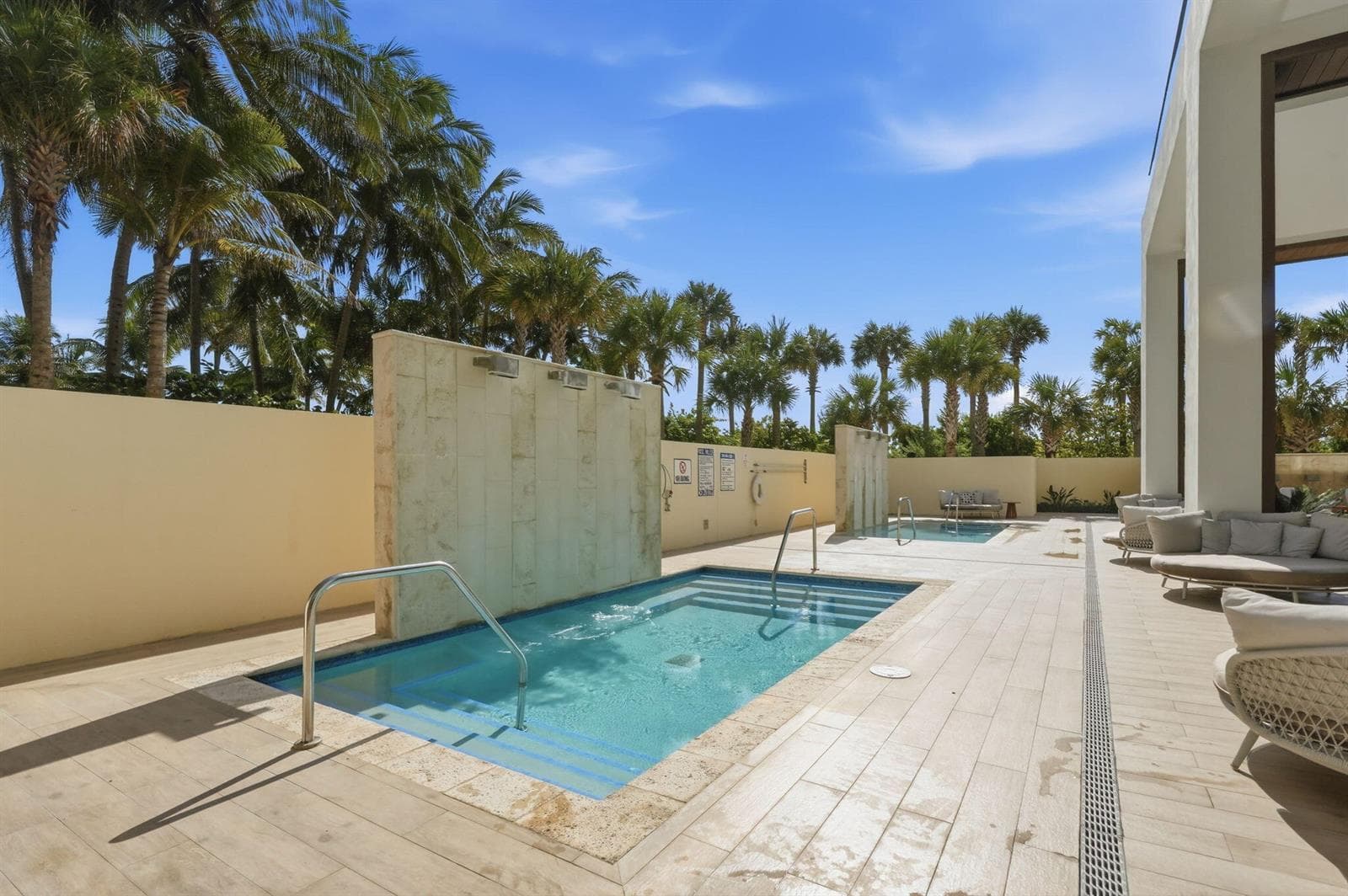 54-web-or-mls-3100_N_Ocean_Dr_Unit_H1701