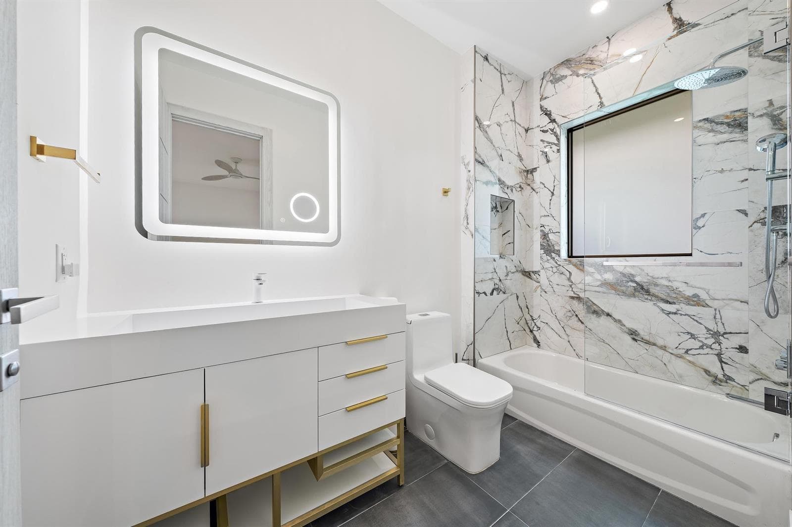 Middle bed bath