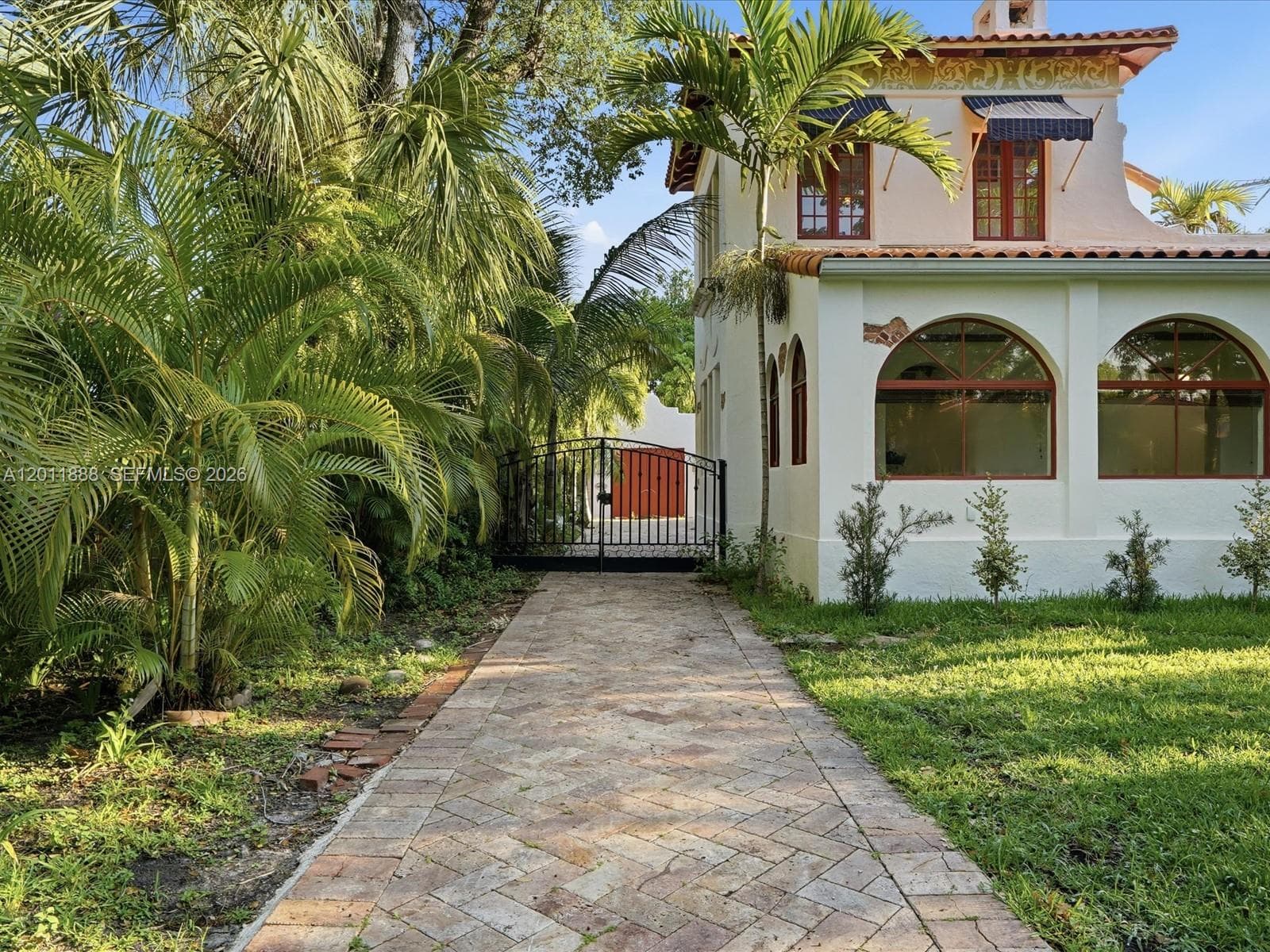 1137 Asturia Ave photo 7