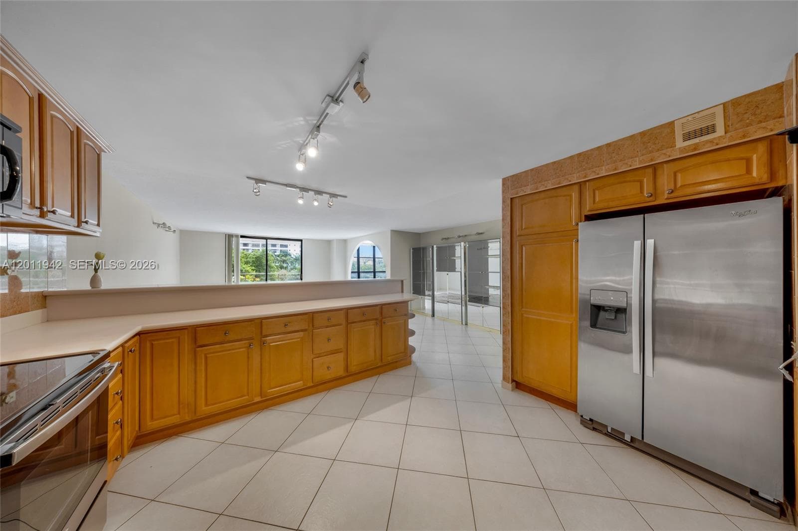 OLYMPUS CONDO · #212 in Hallandale Beach - Photo 9