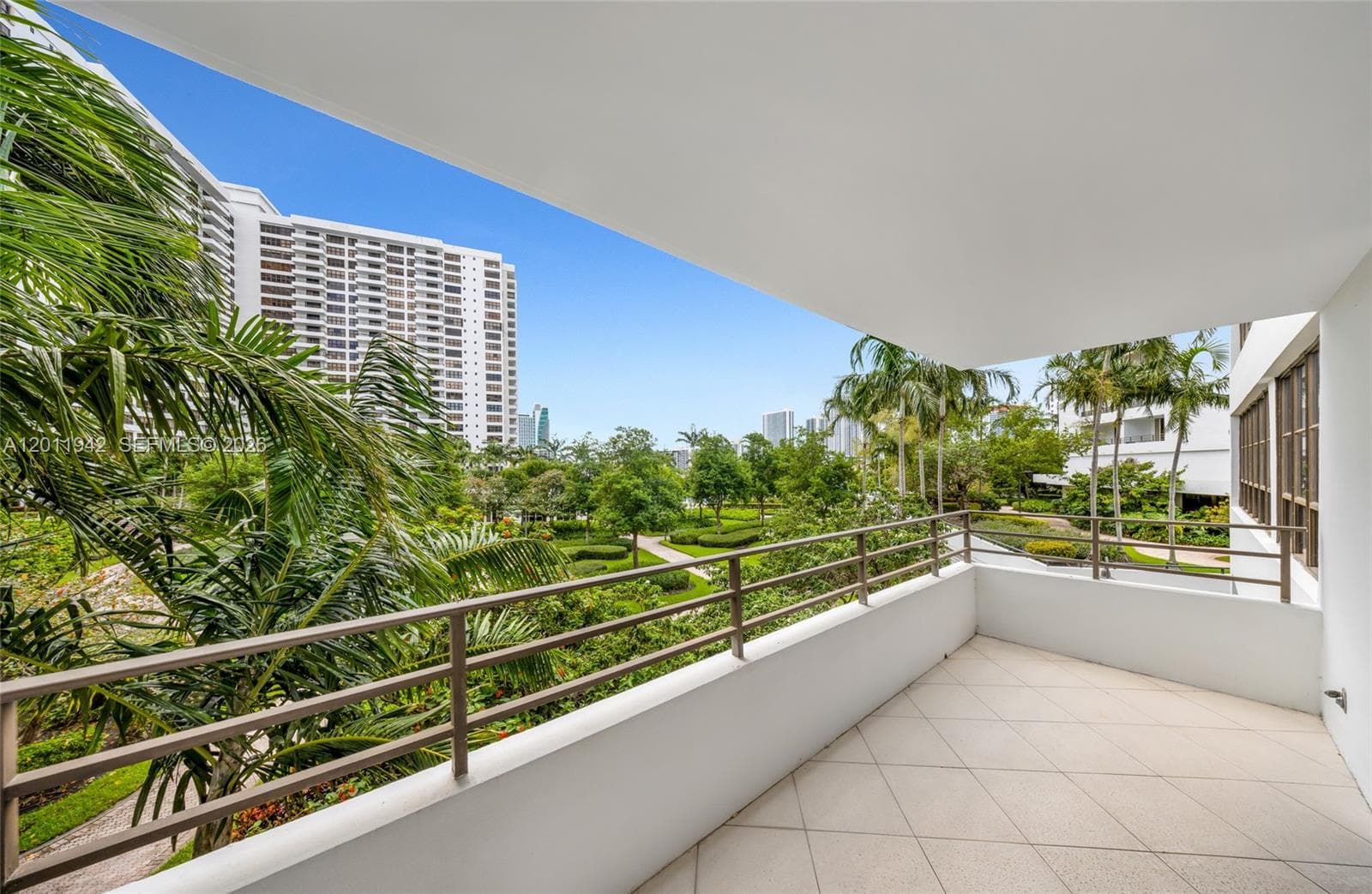 OLYMPUS CONDO · #212 in Hallandale Beach - Photo 4