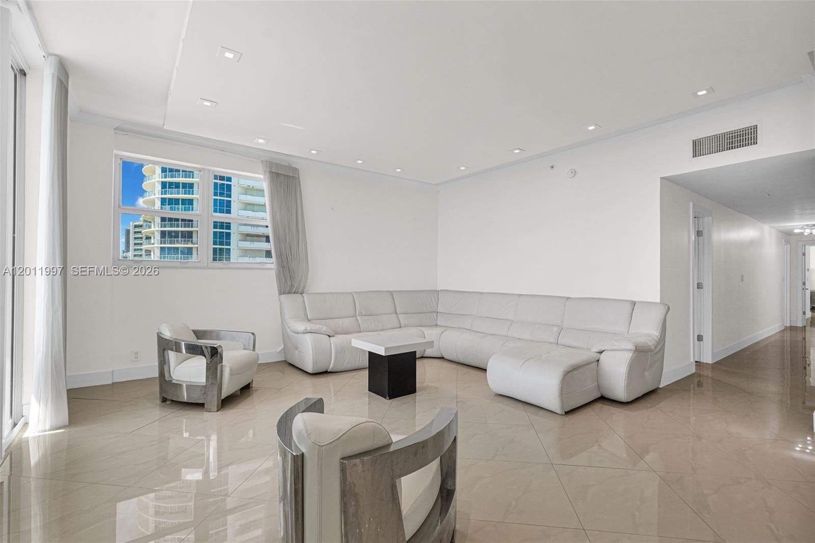 RESIDENCES ON HOLLYWOOD · #1611 in Hollywood - Photo 9