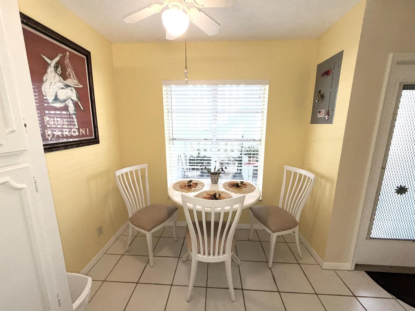 Breakfast area