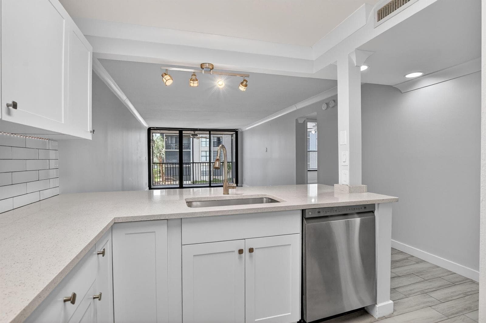 Kitchen 4