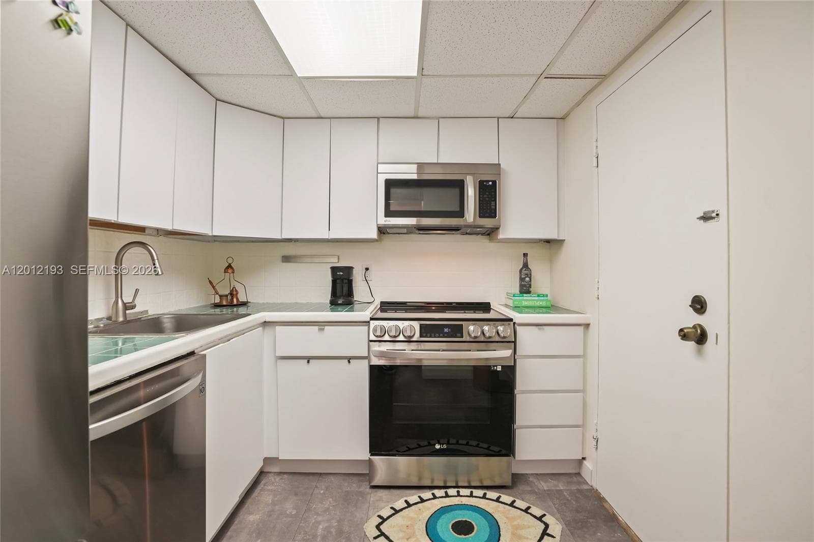 SOUTH BAY CLUB CONDO · #738 in Miami Beach - Photo 12