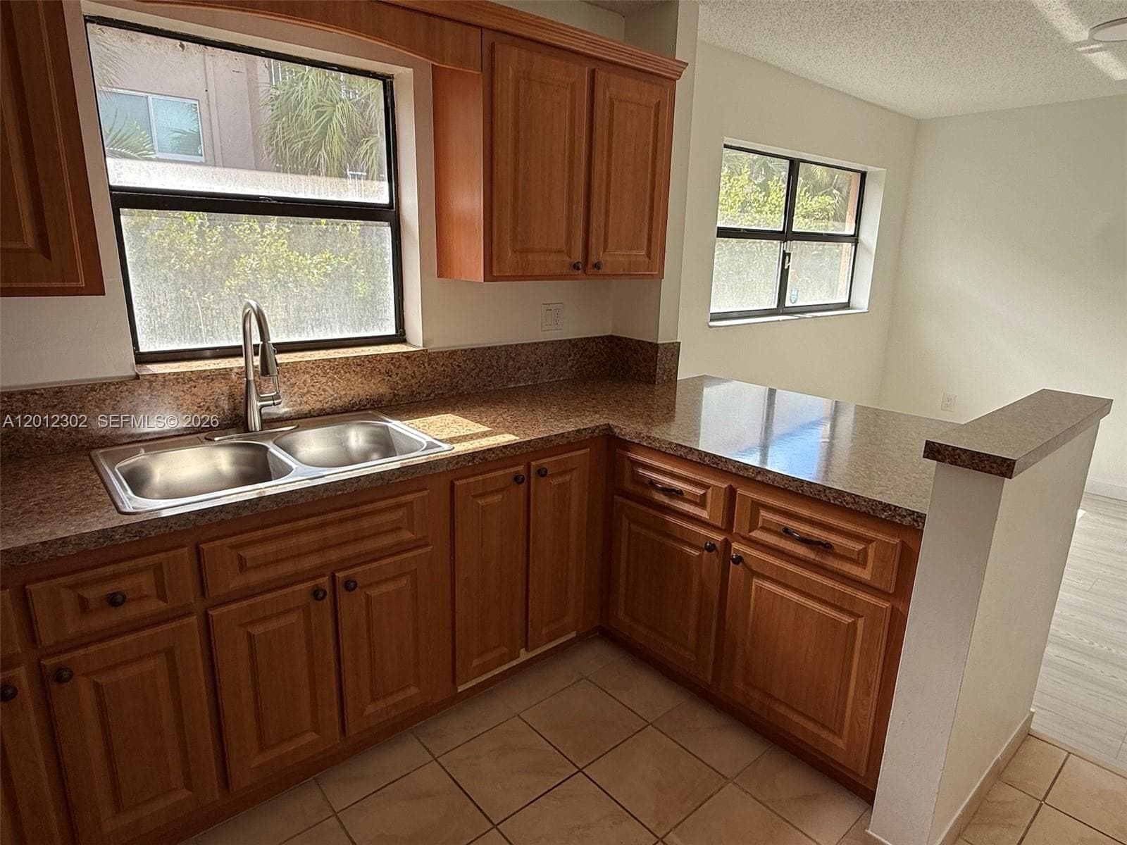 Laguna Tropical Condo · #109 in Hialeah - Photo 4