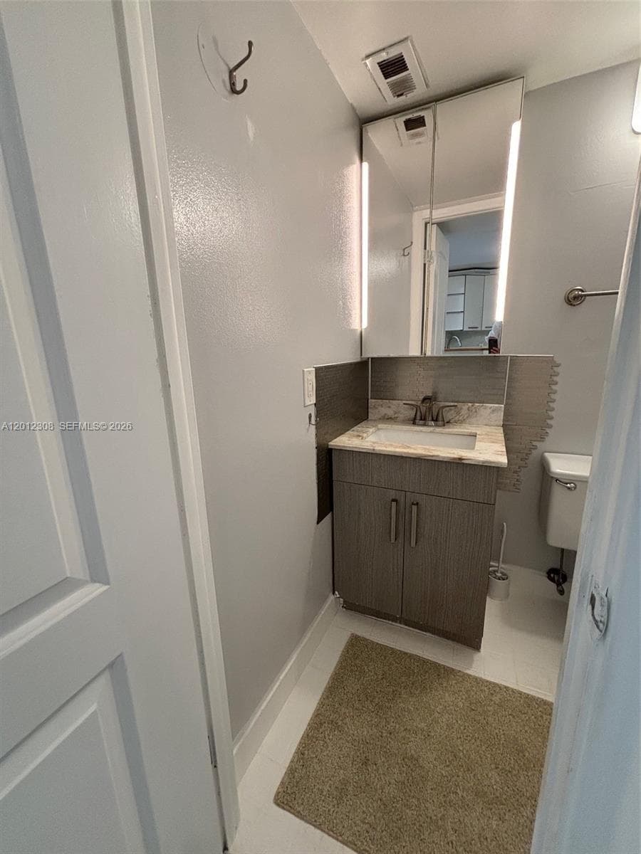 Imperial Towers · #622 in Hallandale Beach - Photo 23