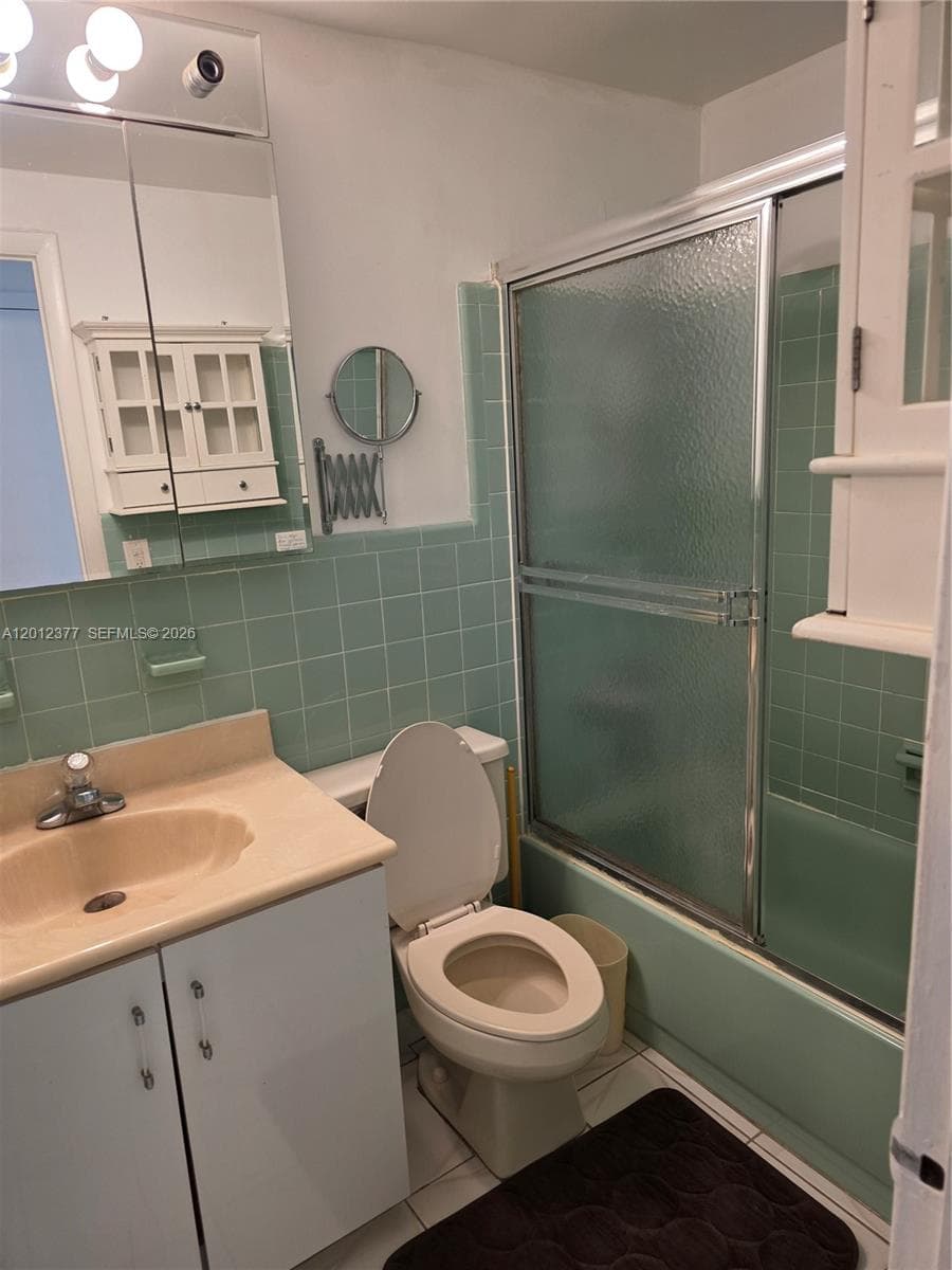 GOLDEN BAY LODGE CO-OP · #15 in Hallandale Beach - Photo 11