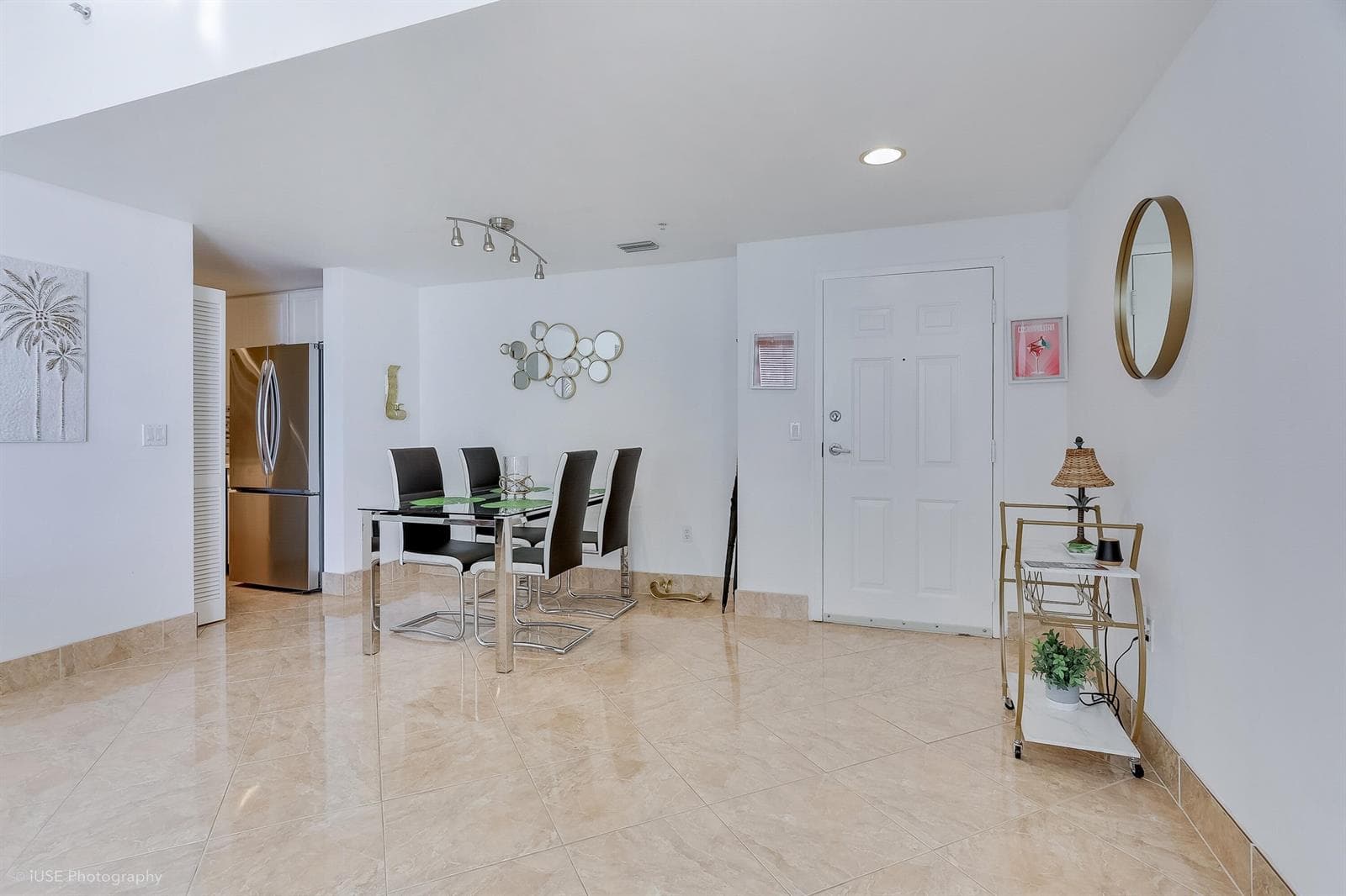 Living to front kitchen
