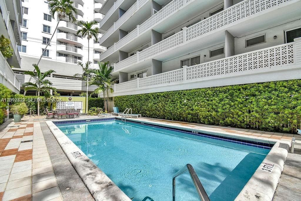 TWIN TOWERS CONDO · #406 in Miami Beach - Photo 12