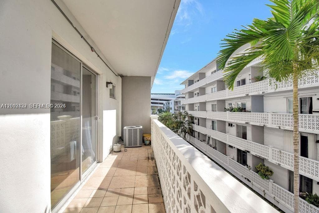 TWIN TOWERS CONDO · #406 in Miami Beach - Photo 11