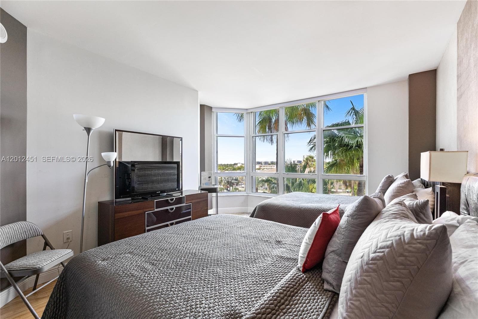 CORNICHE CONDO · #5D in Lauderdale By The Sea - Photo 12