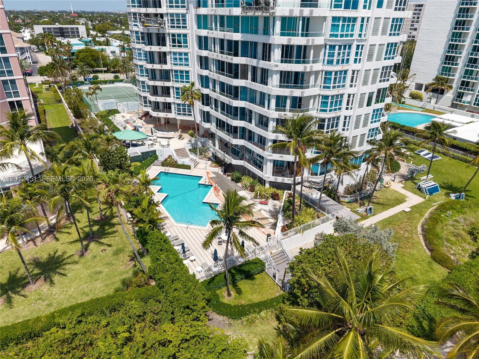 CORNICHE CONDO · #5D in Lauderdale By The Sea - Photo 37