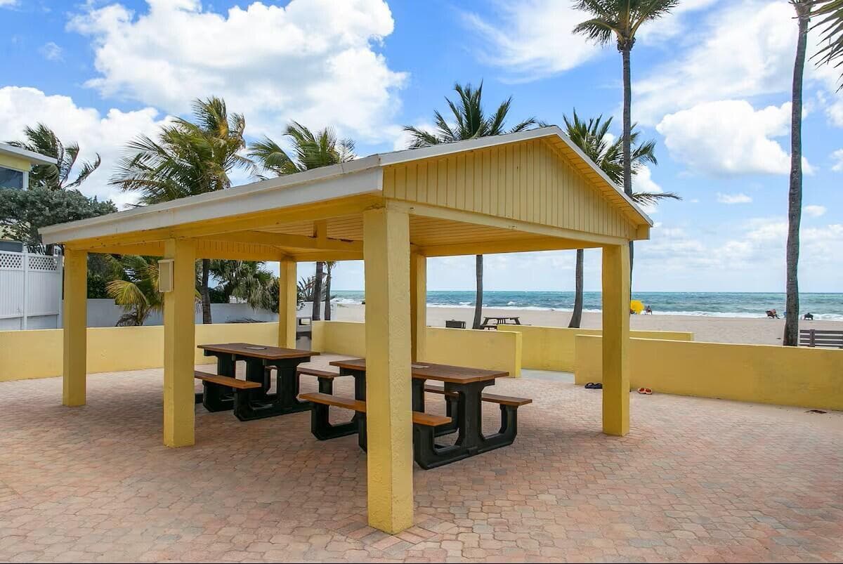 Picnic El Mar Bch Club