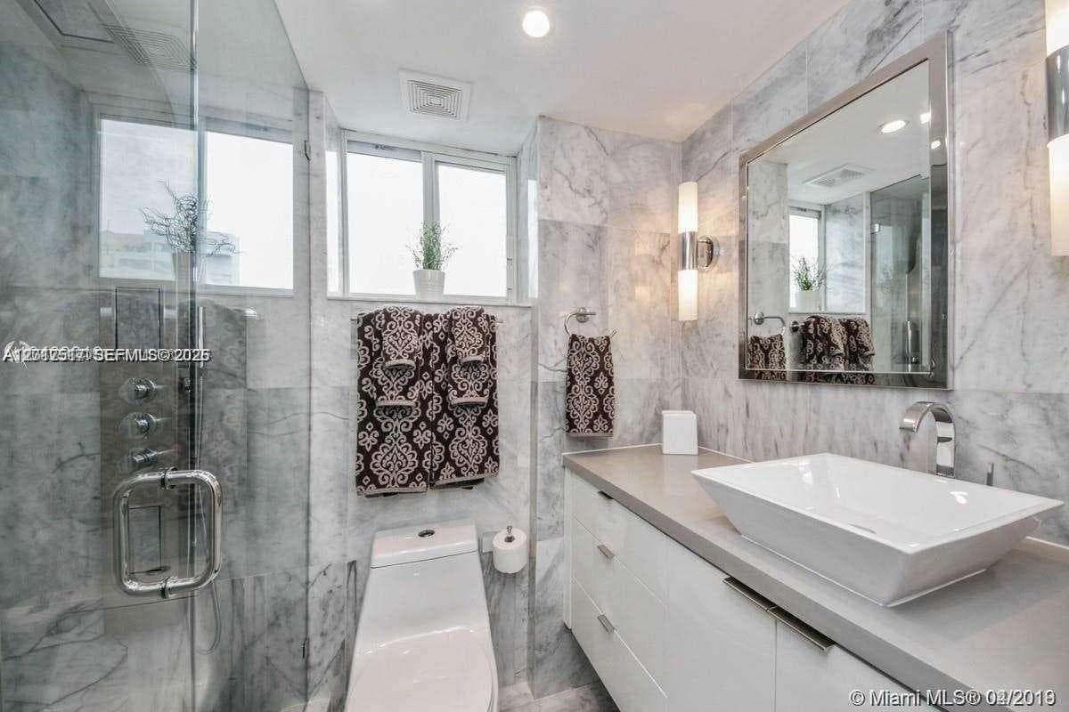 ISLANDER CONDO APTS · #507 in Miami Beach - Photo 10